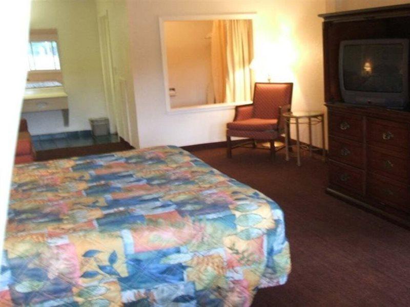 Hotel A Victory & - 2*